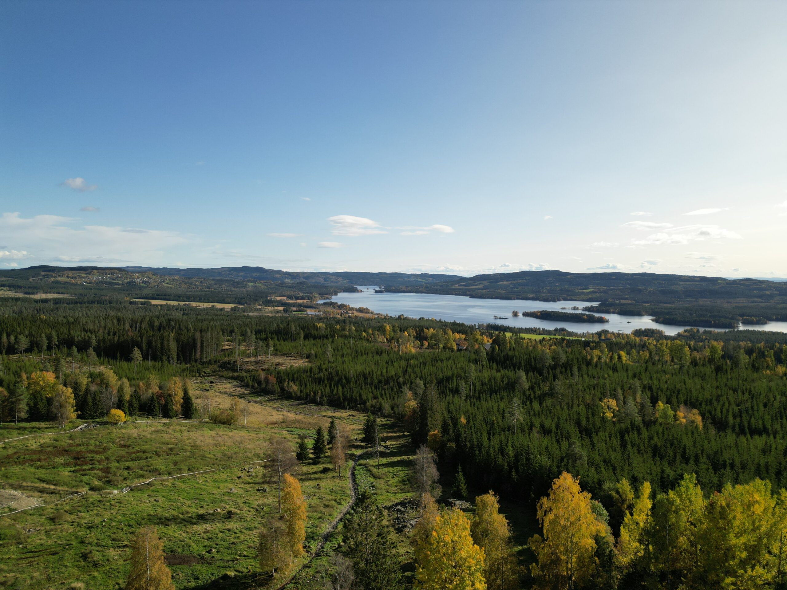 Utsikt fra luften, over Hovdal Gård